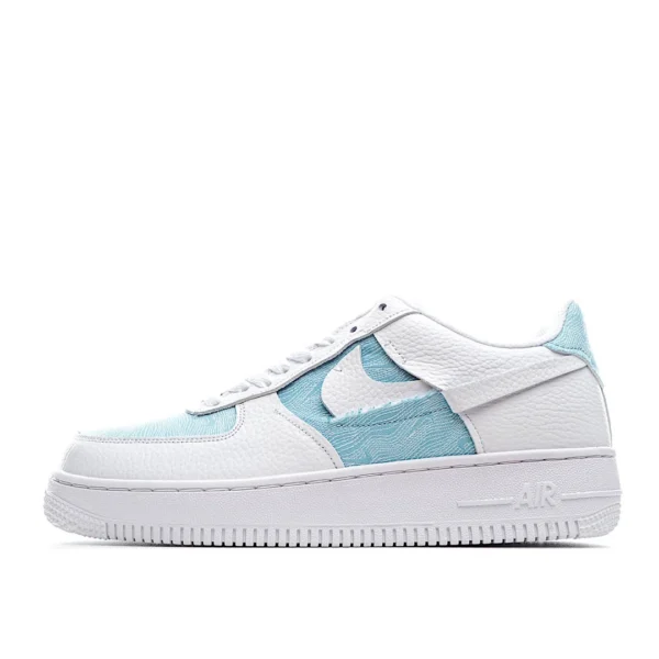Nike Air Force 1 LxxGlacier Blue ?