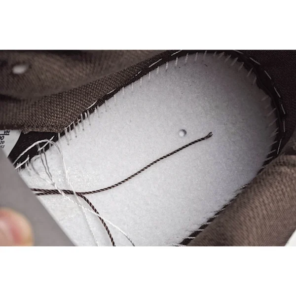 Travis Scott x PlayStation x Nike Dunk Low - Image 4