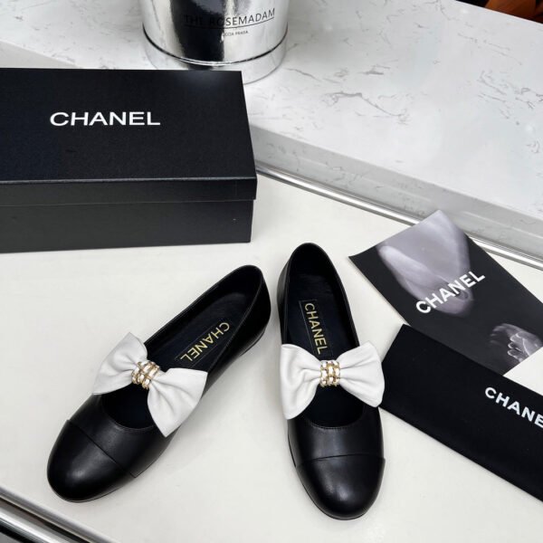 CHANEL 25S MARY JANES IN BLACK CALFSKIN WITH WHITE BOW GOLD HARDWRE